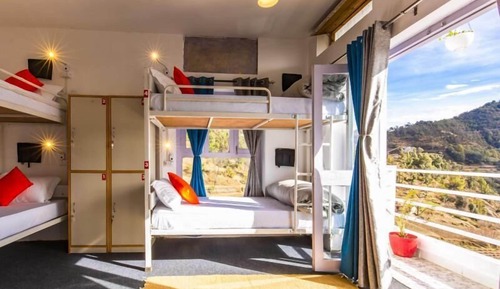 8 Bed Mixed Dorm