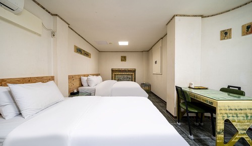 Elite Twin Room