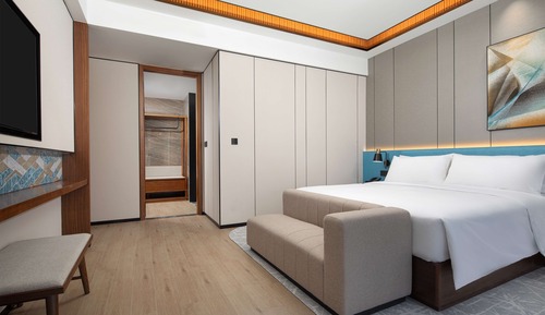 Deluxe Suite, 1 King Bed