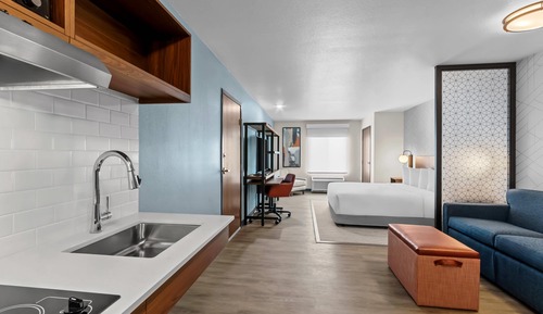 Suite, 1 King Bed, Accessible, Non Smoking