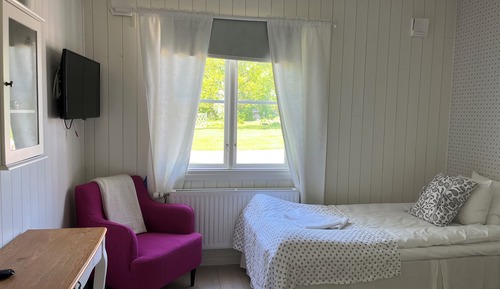 Single Room, Garden View