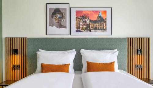 Room (Maisonette)