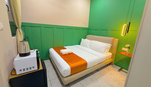 Junior Suite, 1 Queen Bed, Non Smoking, Ensuite