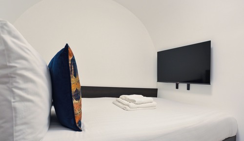 Single Basement Room