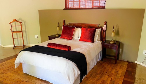 Honeymoon Suite