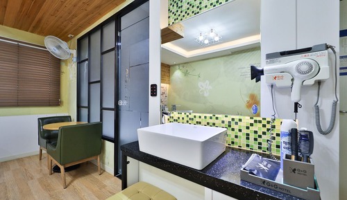 Premier Room