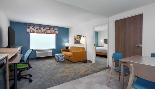 Suite, 1 King Bed, Accessible, Bathtub (Hearing & Mobility)