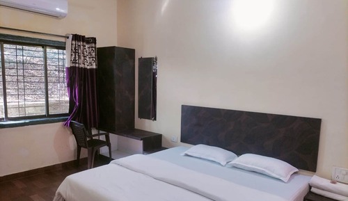 1 BHK Apartment ( 4 adults)