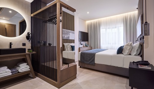 Family Room, 2 Bedrooms