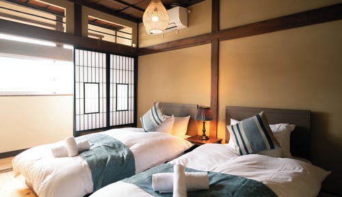 Hanare with private bathroom downstairs (2 single beds) Non Smoking