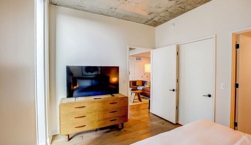 Luxury Condo, 2 Bedrooms, Balcony, City View