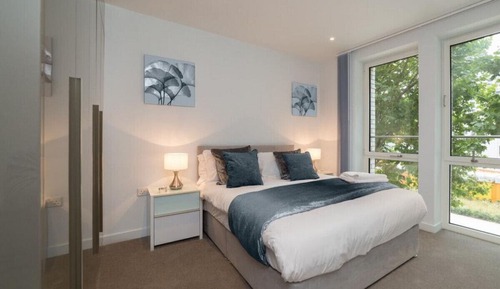 Deluxe Apartment