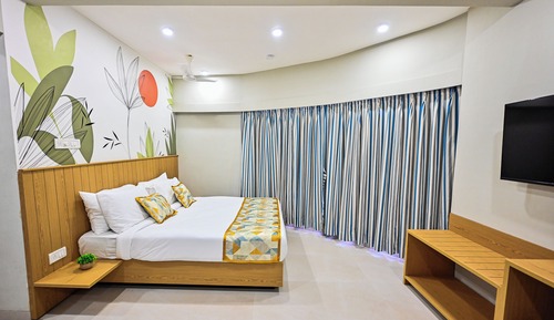 Urban Corner Room
