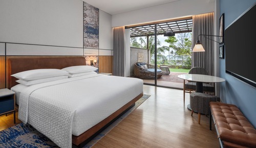 Room, 1 King Bed, Non Smoking, Pool View (Terrace)