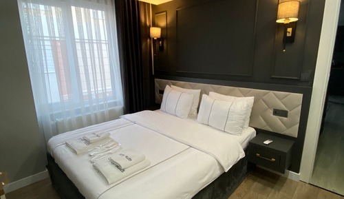 Luxury Suite