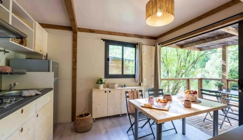 Signature Cabin
