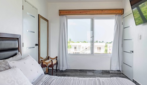 Elvis Presley Room #18, 1 Queen Bed, Non Smoking, Ocean View
