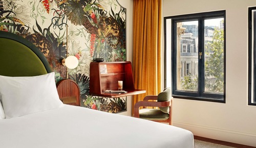 1 Queen Bed, City View