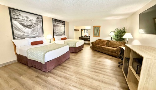 Suite, 2 Queen Beds, Non Smoking