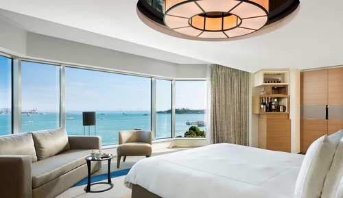 Swiss, Executive Room, 1 King Bed, Corner