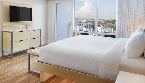 Studio, 1 King Bed with Sofa bed, Balcony, Pool View