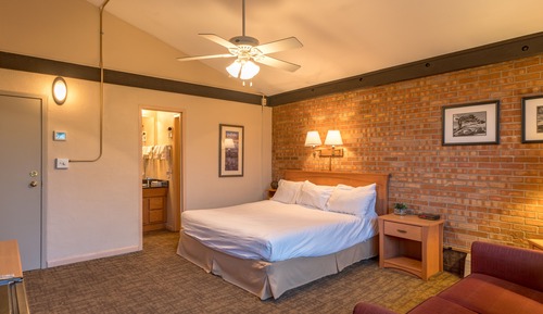 Deluxe Room, 1 King Bed