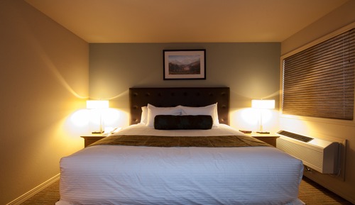 Standard Room, 1 King Bed