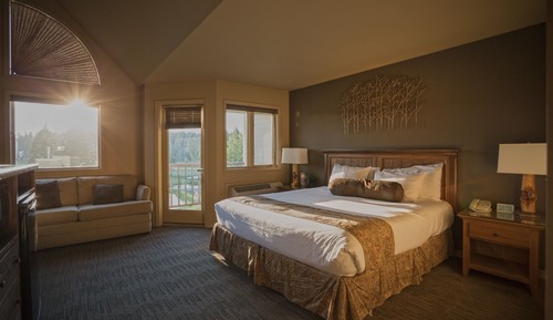Deluxe Room, 1 King Bed with Sofa bed