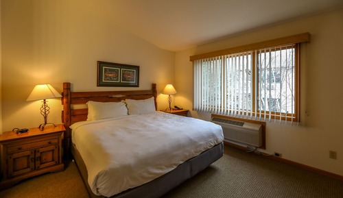 Deluxe Condo, 2 Bedrooms, 2 Bathrooms