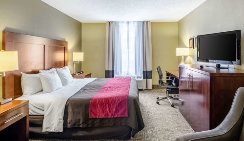 Suite, 1 King Bed, Accessible, Non Smoking