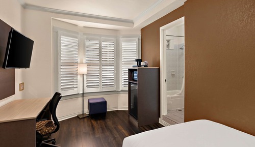 Standard Room, 1 Double Bed, Non Smoking, Refrigerator & Microwave
