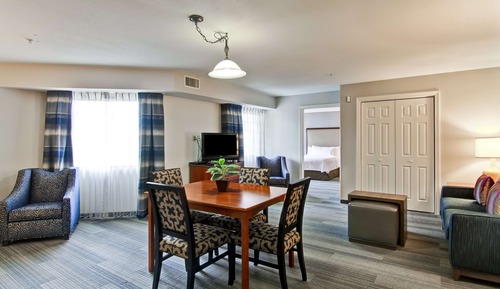 Suite, 2 Bedrooms (1 Queen & 2 Double Beds with Sofabed)
