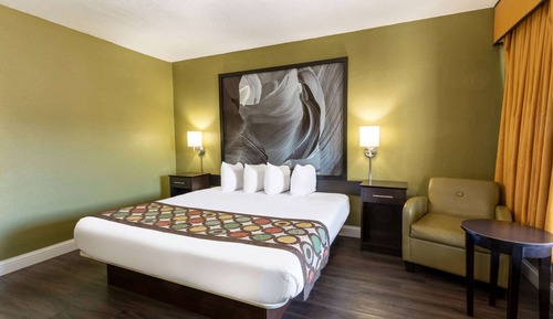 Room, 1 King Bed, Accessible, Non Smoking (Mobility)