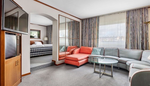 Suite, Multiple Beds, Non Smoking, Jetted Tub