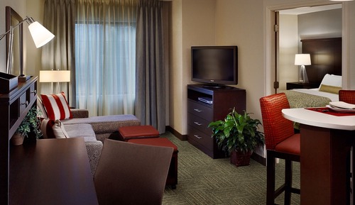 Studio Suite, 1 Queen Bed, Accessible, Kitchen (Comm, Tub)