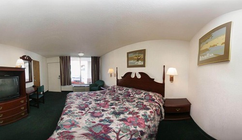 Room, 1 King Bed, Smoking