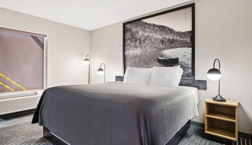 Room, 1 King Bed, Accessible, Non Smoking (Mobility)