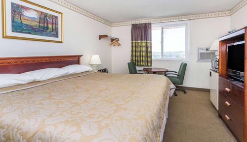 Standard Room, 1 King Bed