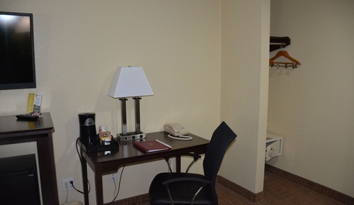 Standard Room, 1 King Bed, Non Smoking, Refrigerator