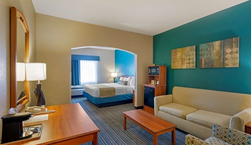 Suite, 1 King Bed, Non Smoking, Refrigerator & Microwave (Oversized Room;with Sofabed)