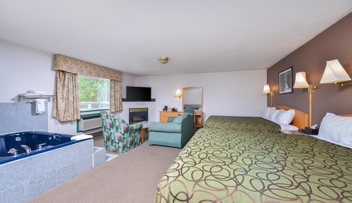 Room, Non Smoking, Jetted Tub (Deluxe 2 King Beds)