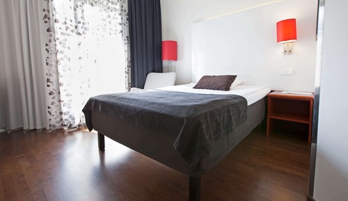Single Room (Motorised Bed)