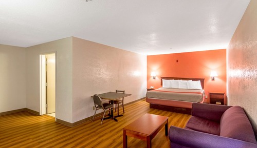 Standard Room, 1 King Bed, Smoking