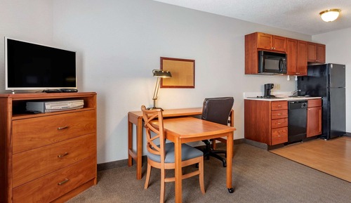 Signature Studio, 1 Queen Bed, Accessible, Non Smoking (Efficiency)