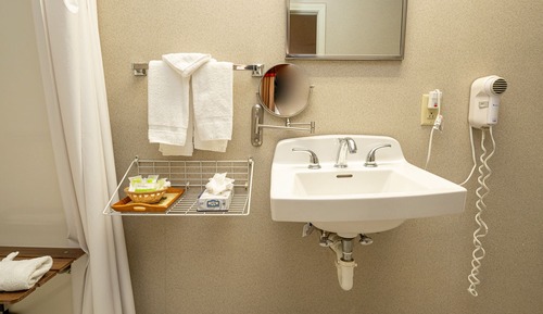 Standard Room, 1 King Bed, Accessible, Non Smoking