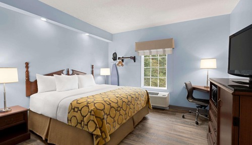 Standard Room, 1 King Bed, Non Smoking