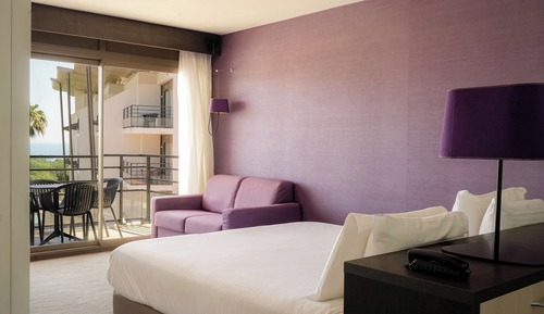 Suite, Sea View