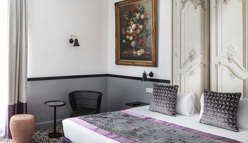Privilege Room - Complimentary soft minibar,courtesy tray, Chromecast  and digital press