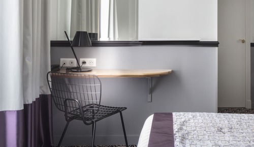 Standard Double Room - Complimentary soft minibar,courtesy tray, Chromecast  and digital press