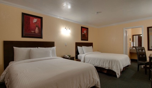 Standard Room, 2 Queen Beds, Non Smoking